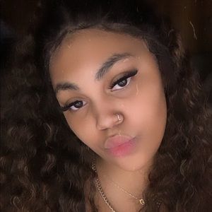 Meet your Posher, Shakera